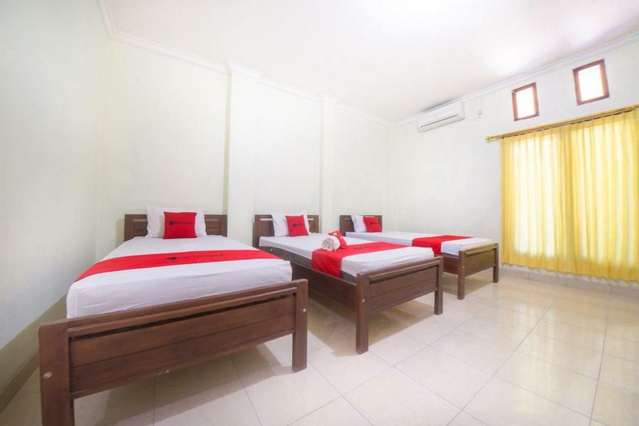 RedDoorz near Nusa Cendana University Kupang  Esterno foto