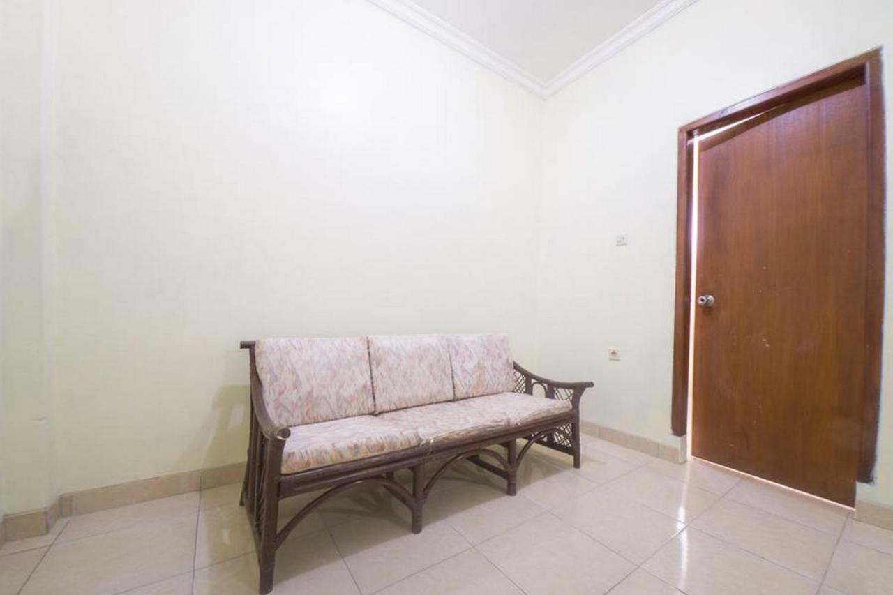 RedDoorz near Nusa Cendana University Kupang  Esterno foto