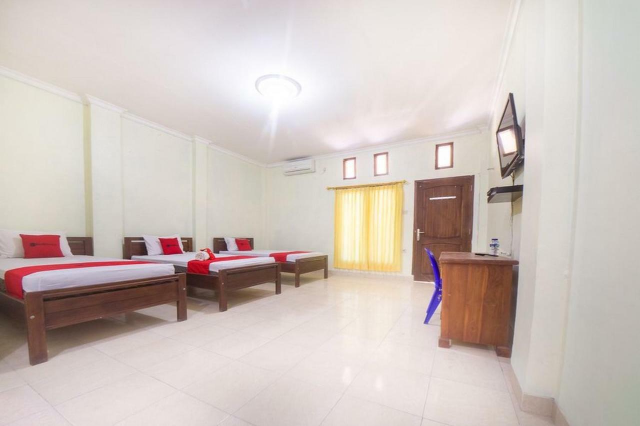 RedDoorz near Nusa Cendana University Kupang  Esterno foto